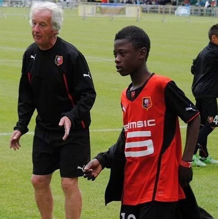 Real, Barca, Bayern theo đuổi Eduardo Camavinga - Bóng Đá