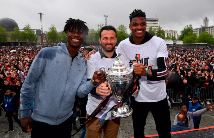 Real, Barca, Bayern theo đuổi Eduardo Camavinga - Bóng Đá