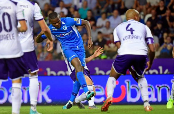 Trở về như 'ông hoàng', huyền thoại Man City lại đang 'báo hại' CLB cũ - Bóng Đá