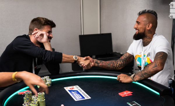 Pique hạng 2, Vidal hạng 6 ở giải Poker (ảnh) - Bóng Đá