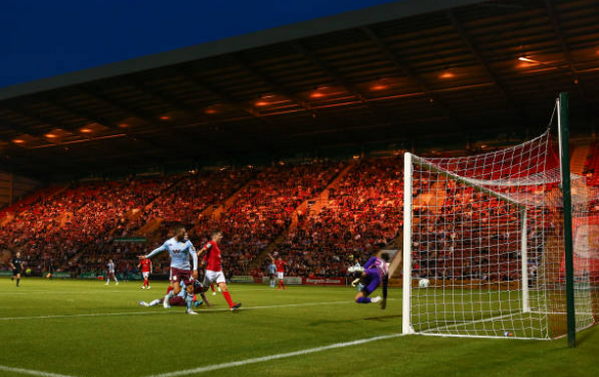 Hattrick kiến tạo, cựu cầu thủ Arsenal mang về 'set tennis' cho Aston Villa - Bóng Đá