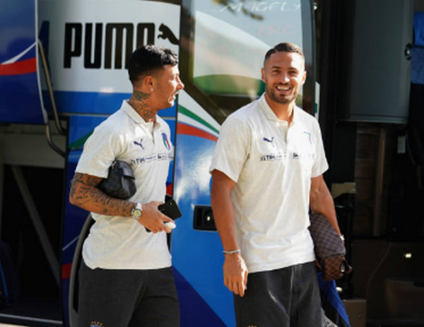 Ngày đầu tập trung, dàn sao Italia đã phải 'đi học' - Bóng Đá