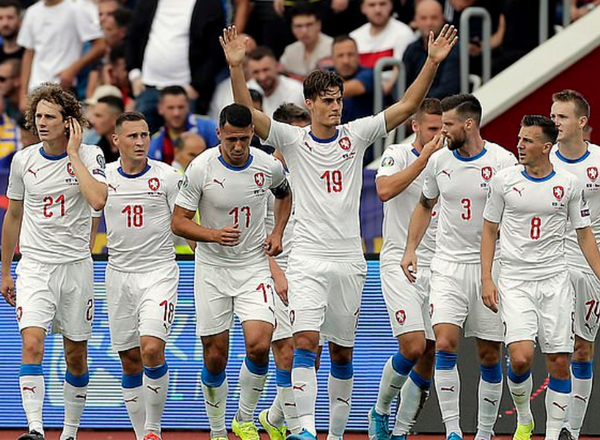 Kosovo 2-1 CH Séc - Bóng Đá