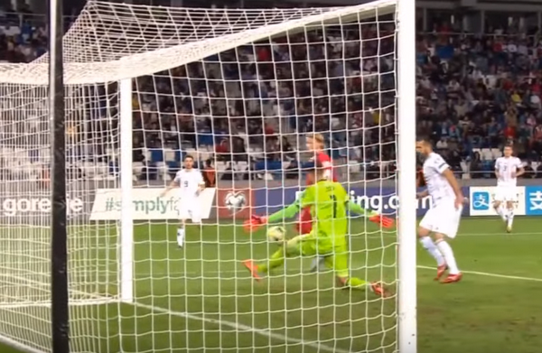 Hòa nhạt nhòa, Eriksen và đồng đội tự đầy mình vào thế khó - Bóng Đá