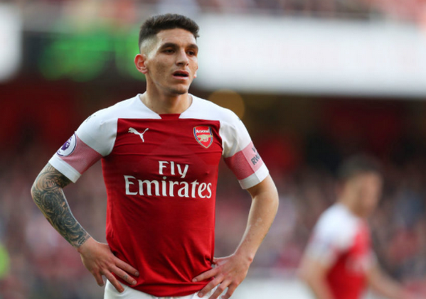 Thụy Sĩ thắng nhưng Xhaka gặp chấn thương - Bóng Đá