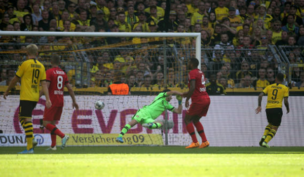 Reus lập cú đúp, Dortmund chấm dứt mạch bất bại của đối thủ - Bóng Đá