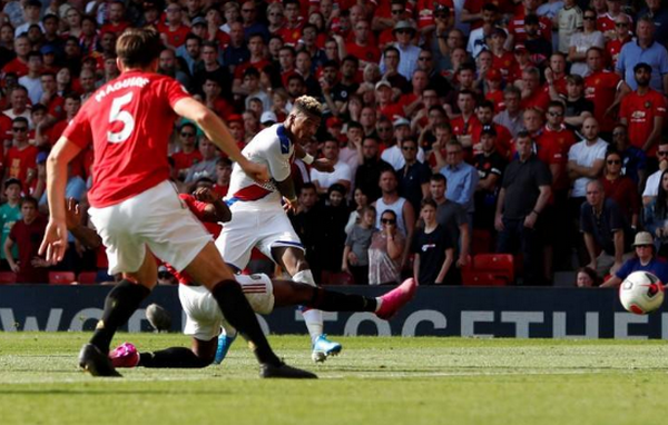 'Ác mộng' Man Utd phản lưới nhà, Tottenham đại thắng derby London - Bóng Đá