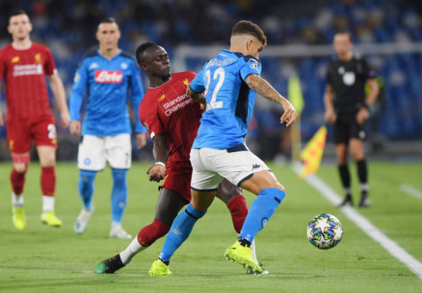 Cận cảnh 3 pha cứu thua như 'siêu nhân' của Adrian - Bóng Đá