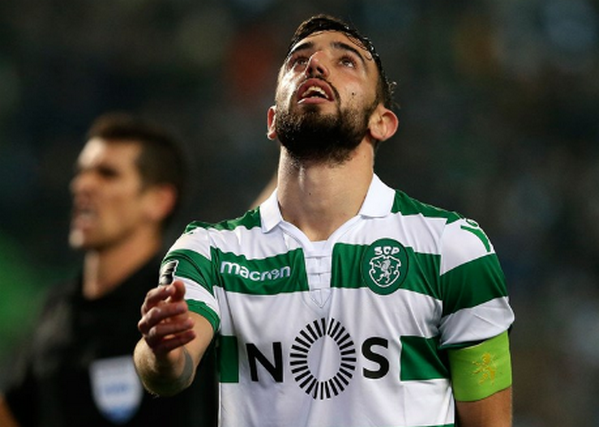 Ăn thẻ đỏ, Bruno Fernandes có hành động khó tin - Bóng Đá