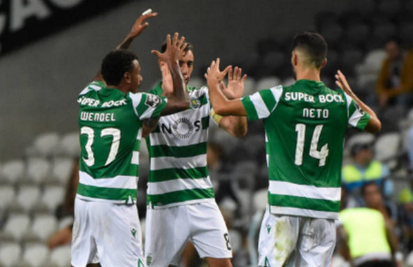 Ăn thẻ đỏ, Bruno Fernandes có hành động khó tin - Bóng Đá