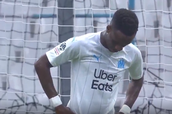 Hai phút ngắn ngủi, 3 cầu thủ Ligue 1 rủ nhau 'ăn' thẻ đỏ' (Marseille vs Montpellier) - Bóng Đá