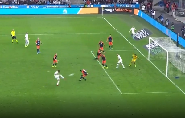 Hai phút ngắn ngủi, 3 cầu thủ Ligue 1 rủ nhau 'ăn' thẻ đỏ' (Marseille vs Montpellier) - Bóng Đá