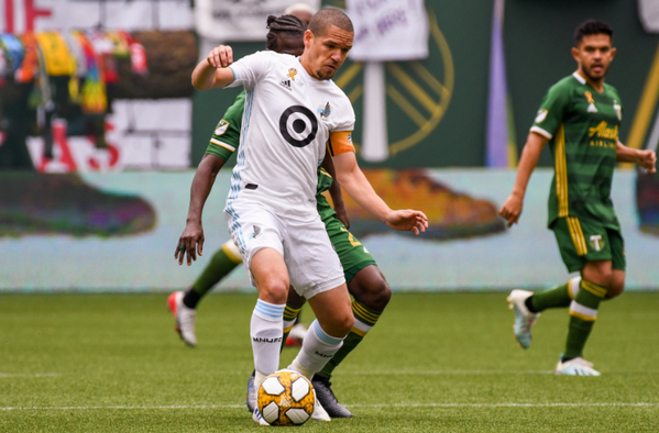 Cản phá 9 cú sút trong vòng cấm, cựu thủ môn Arsenal nhận điểm 10 hoành tráng - Bóng Đá