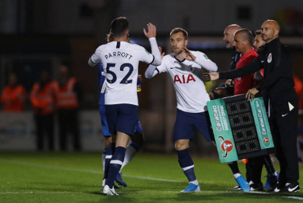 Sao muốn ra đi sút hỏng penalty, Tottenham cay đắng bị loại bởi đội Hạng Ba - Bóng Đá