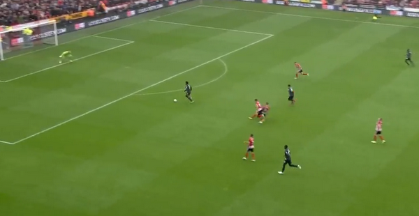 Thủ thành tương lai Man United vừa tái hiện tuyệt kỹ của De Gea - Bóng Đá