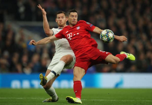 Thua 'tối tăm mặt mũi', đây là thái độ của Pochettino khi bắt tay sau trận - Bóng Đá