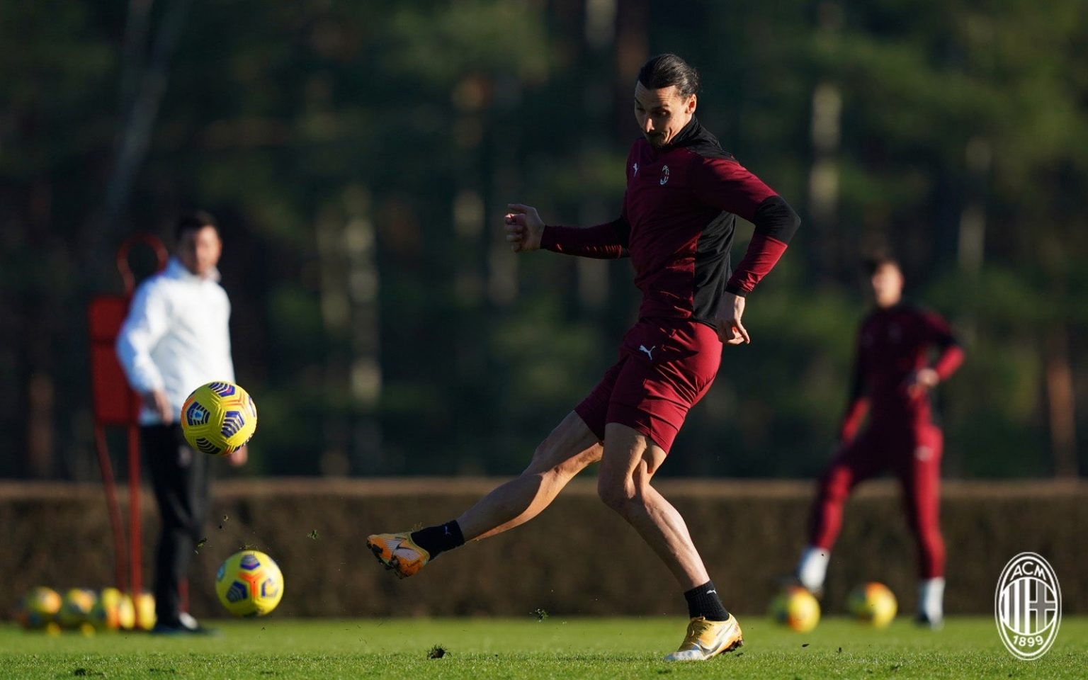 IBRAHIMOVIĆ: “I CHOSE MILAN BECAUSE IT WAS THE MOST DIFFICULT CHALLENGE - Bóng Đá