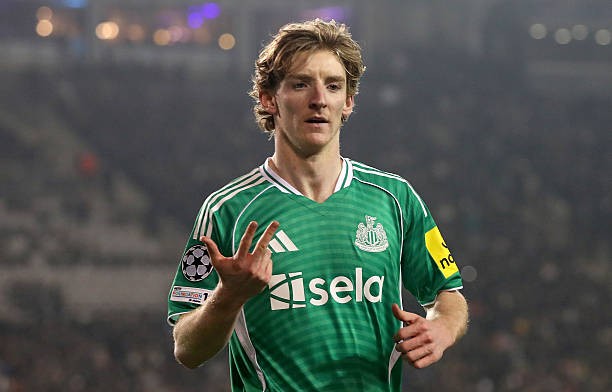 Anthony Gordon được đồn đoán là mục tiêu hàng đầu của Arsenal. 