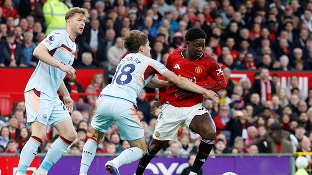 Mainoo tỏa sáng trong chiến thắng của MU trước Brentford.