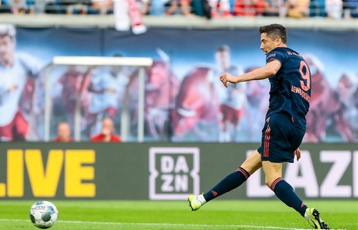 Chân sút hàng đầu tại Bundesliga: Lewandowski hay Alcacer hay hơn? - Bóng Đá