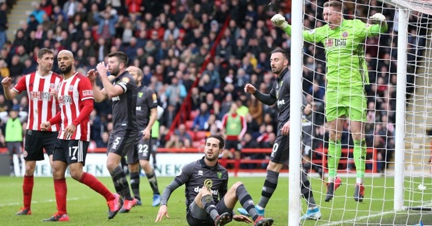 Henderson bắt bóng thần sầu trước Norwich - Bóng Đá