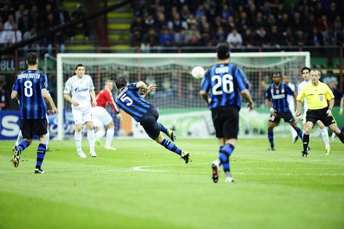 Neuer sai lầm khiến Bayern thủng lưới - Bóng Đá