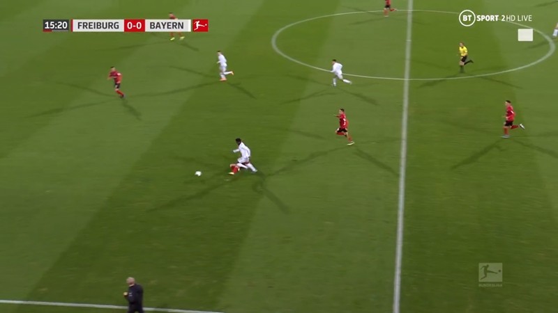 Chỉ 2 trận đấu, Alphonso Davies đã khiến Robertson phải cẩn thận - Bóng Đá