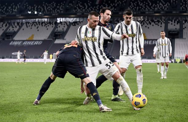 Cristiano Ronaldo fools 4 Genoa players with tricks to create chance that led to winner for Juventus from debutant Hamza Rafia vs Genoa - Bóng Đá