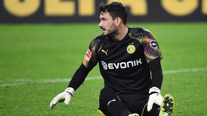 Dortmund reportedly keeping an eye on Ajax goalkeeper André Onana - Bóng Đá