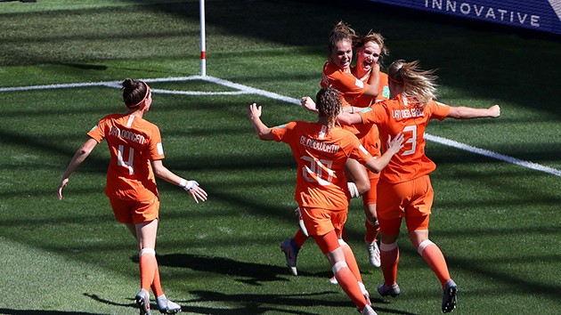 ẢNH SAU TRẬN: NỮ Ý - NỮ HÀ LAN (WORLD CUP) - Bóng Đá