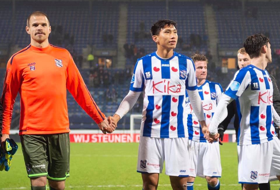 CĐV SC Heerenveen phũ phàng, muốn 