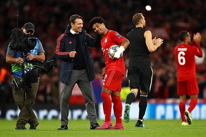 SỐC! Phá lưới Tottenham 4 lần, 'kẻ Arsenal từ bỏ' bị đồng đội đốn giò ngã chổng vó - Bóng Đá