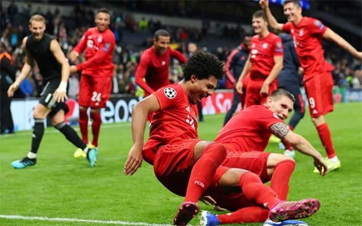 SỐC! Phá lưới Tottenham 4 lần, 'kẻ Arsenal từ bỏ' bị đồng đội đốn giò ngã chổng vó - Bóng Đá