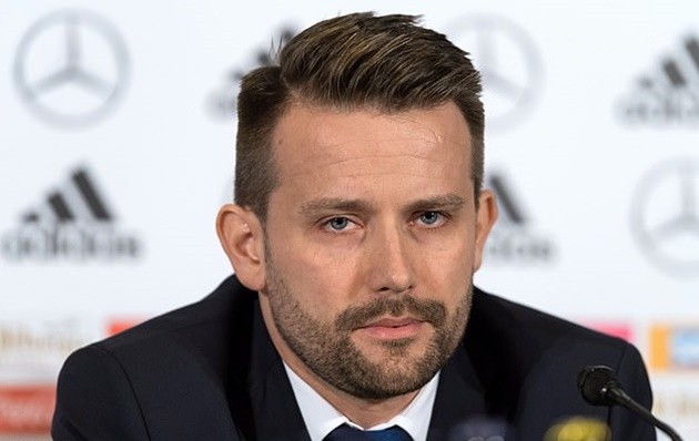 Wenger's offside law change 'impossible' for next season - IFAB chief - Bóng Đá