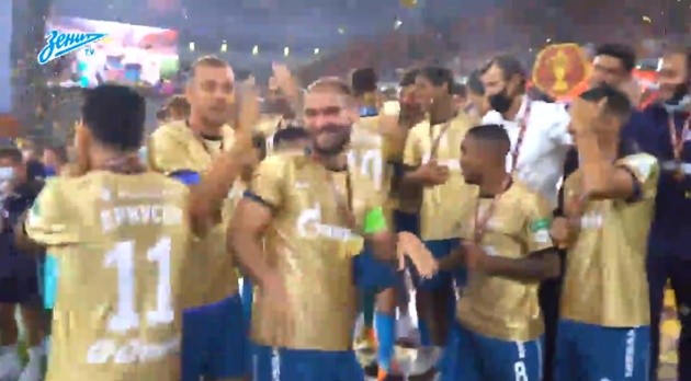 Chelsea legend Branislav Ivanović lifts, then immediately breaks latest trophy - Bóng Đá