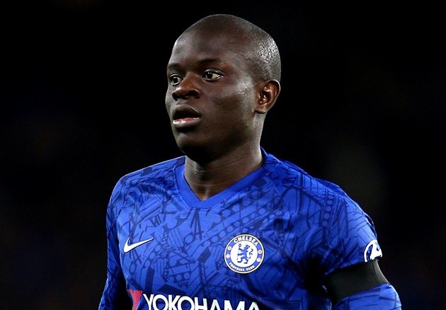 N’Golo Kante back at Chelsea for more tests after club allowed midfielder time off due to coronavirus fears - ảnh Chelsea đến sân tập - Bóng Đá