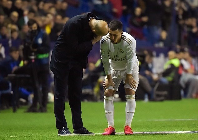 Eden Hazard's season is NOT over despite fracturing his ankle, his international boss Roberto Martinez claims - Bóng Đá