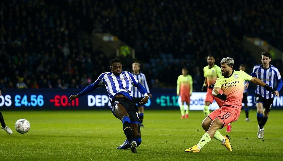 Aguero nổ súng, Man City tiến thẳng vào tứ kết - Bóng Đá