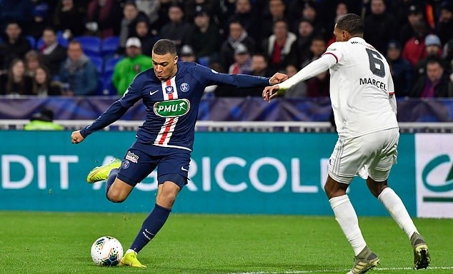 Ảnh sau trận PSG Lyon - Bóng Đá