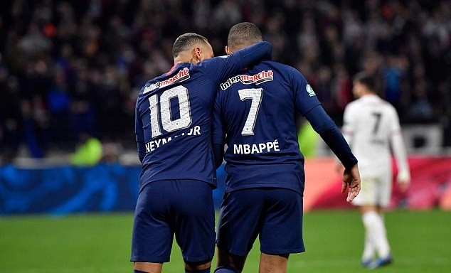 Ảnh sau trận PSG Lyon - Bóng Đá