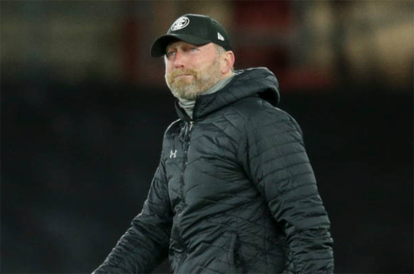 Đánh bại Liverpool, Hasenhuttl quỳ gối, khóc thành tiếng trước mặt Klopp - Bóng Đá