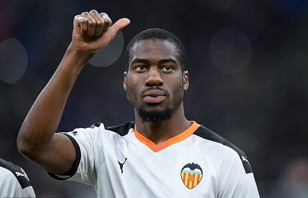 Tottenham Hotspur 'weighing up £37m Geoffrey Kondogbia bid' - Bóng Đá