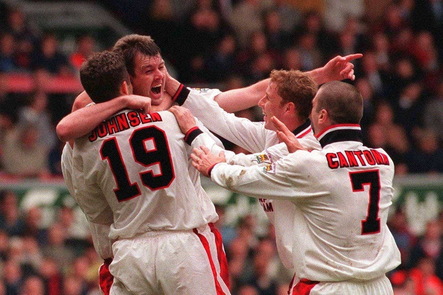 it was Spice Boys vs Class of 92 when Liverpool and Manchester United last faced off as Premier League's top two in 1997  - Bóng Đá