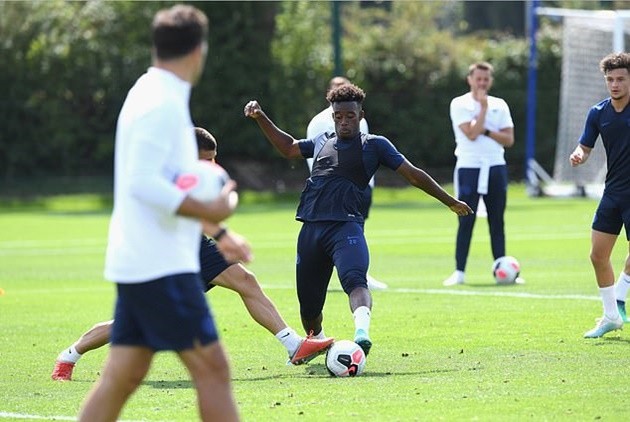 Ảnh Hudson Odoi tập - Bóng Đá