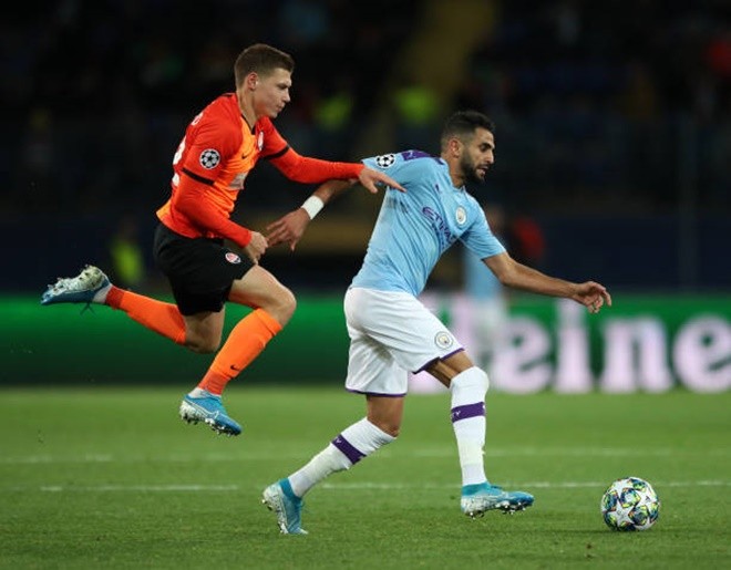 Liệu Fernandinho có thể giúp Pep giải bài toán trung vệ? - Bóng Đá