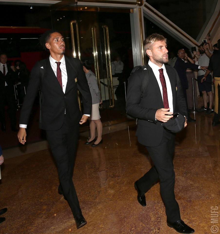 Man Utd đáp sân bay - Bóng Đá