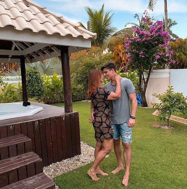 Phía sau gia đình đầy màu sắc của Neymar - Bóng Đá