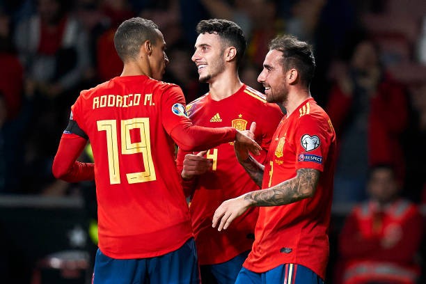 Hàng công thăng hoa, Tây Ban Nha nối dài chuỗi trận toàn thắng - Bóng Đá