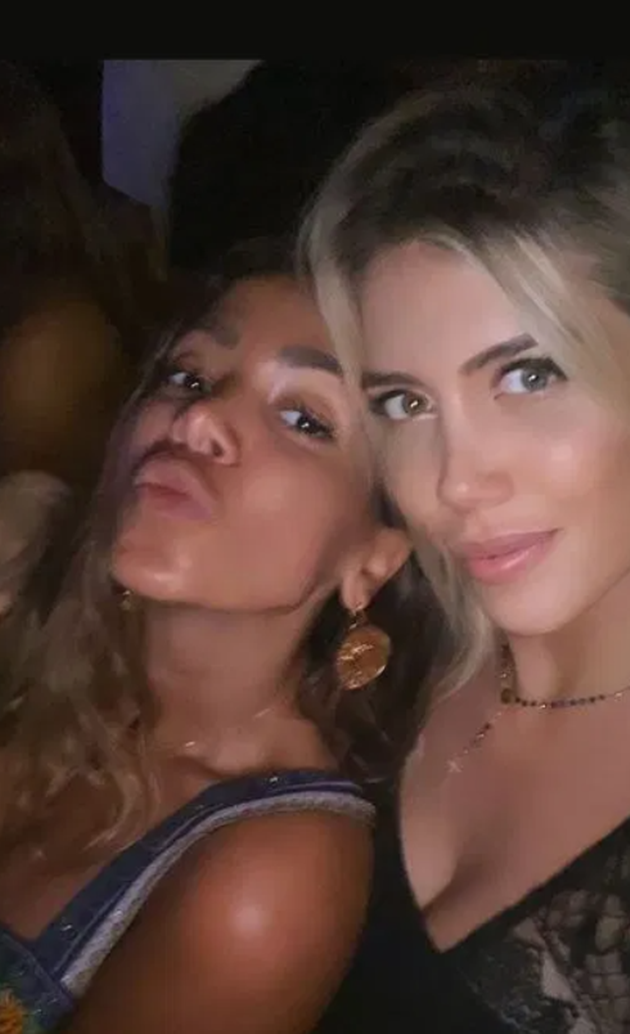 Inside Wanda and Icardi’s luxury Ibiza holiday from private jet to villa with infinity pool and night out with Neymar - Bóng Đá