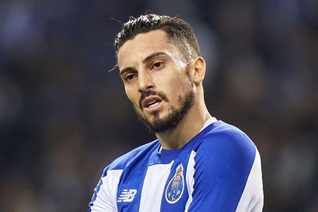 3 milestones Lionel Messi can reach this year - Bóng Đá